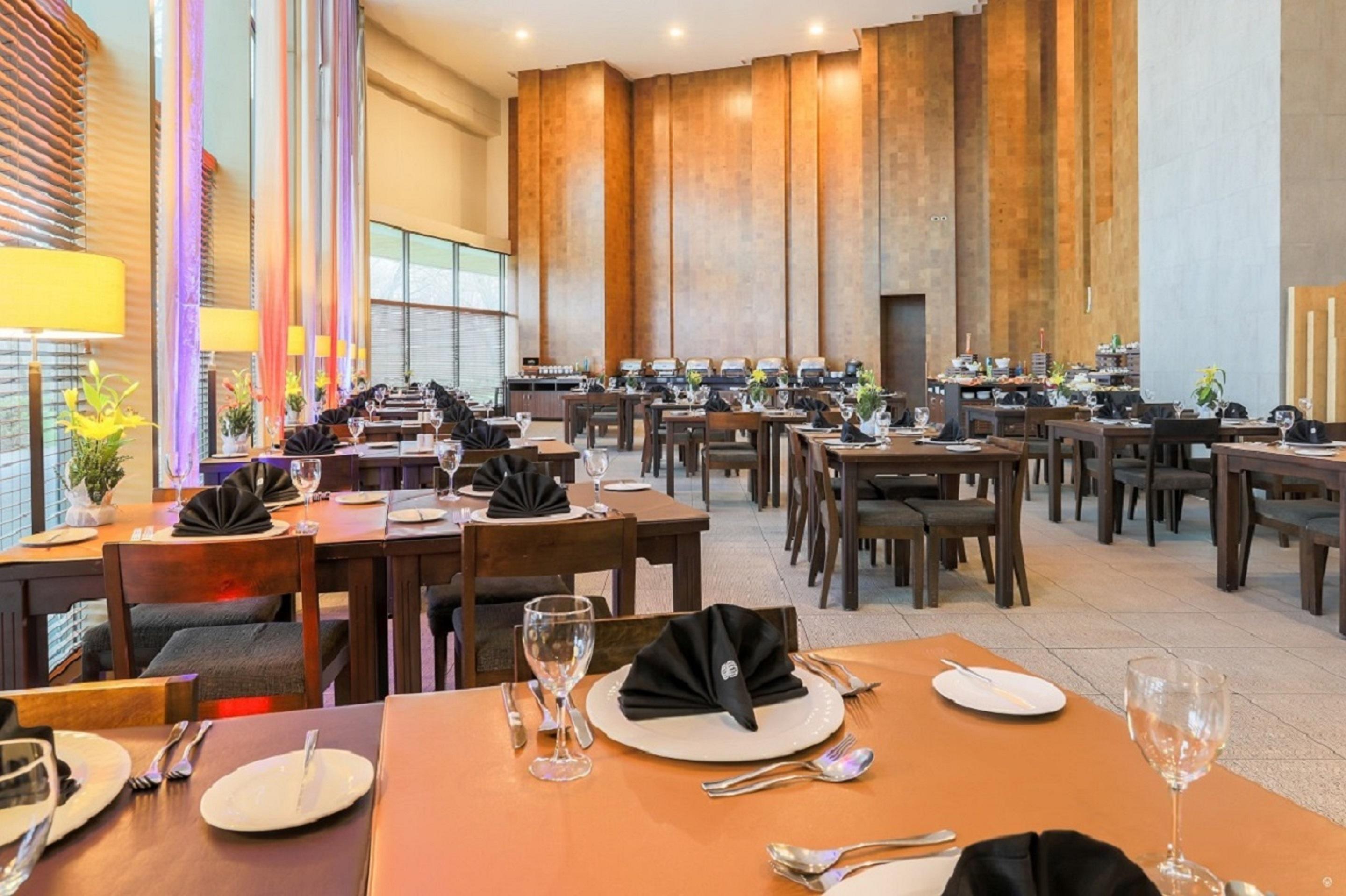 Sonesta Hotel Osorno Exterior photo The restaurant