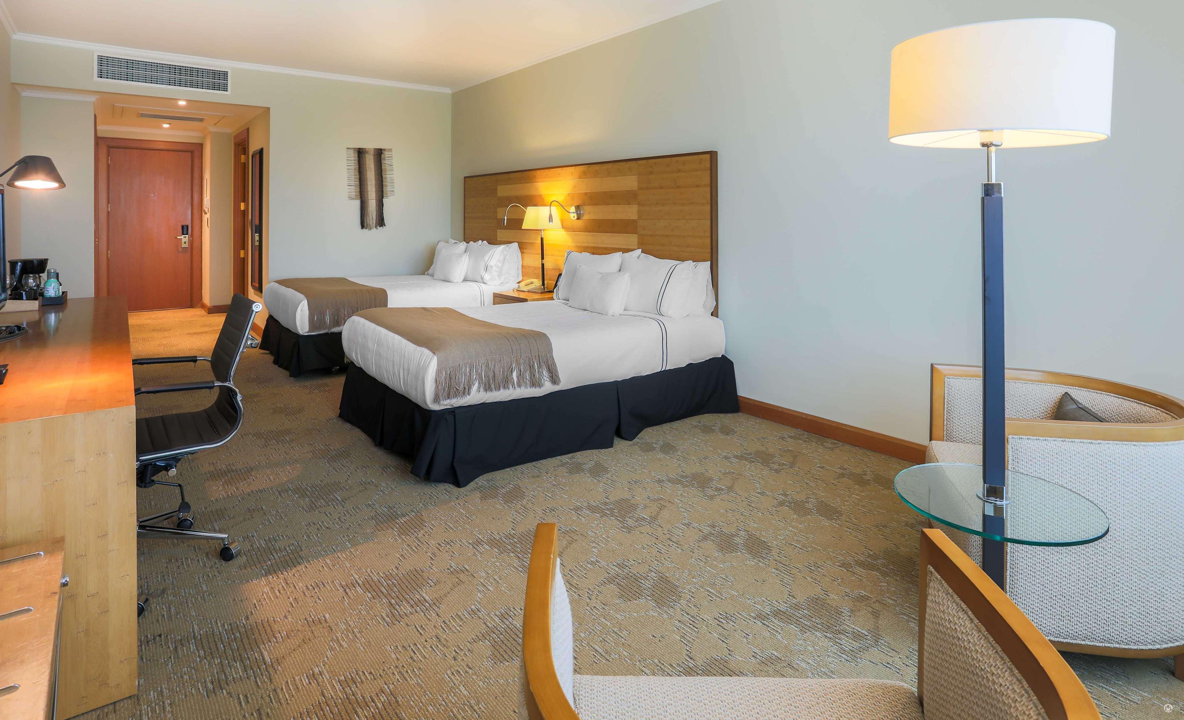 Sonesta Hotel Osorno Exterior photo A room at the Hilton London Heathrow
