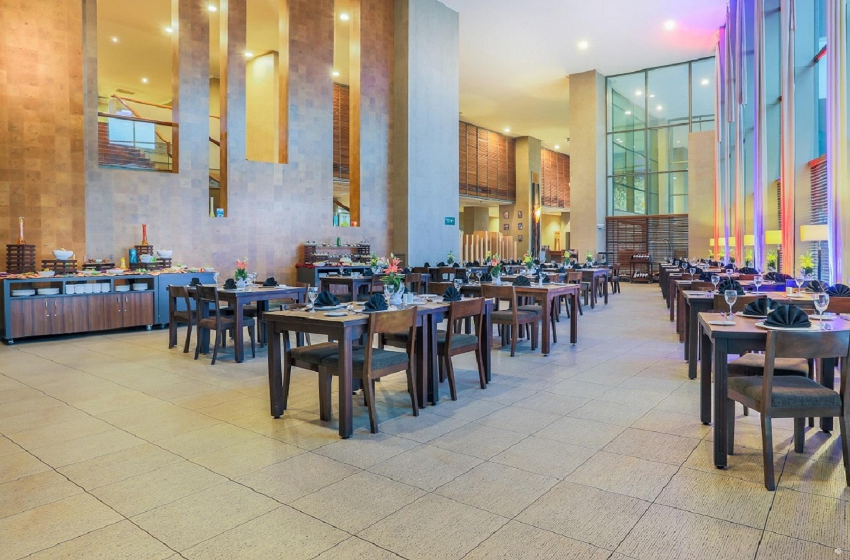 Sonesta Hotel Osorno Exterior photo The restaurant