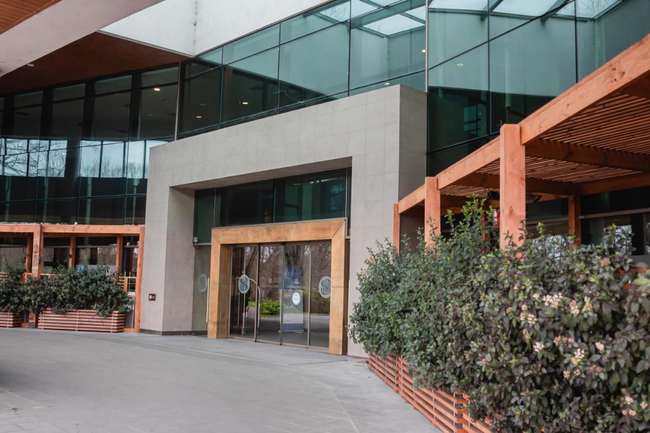 Sonesta Hotel Osorno Exterior photo Entrance to the National Museum of the Marine Corps
