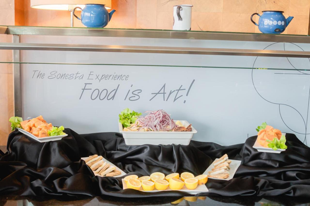 Sonesta Hotel Osorno Exterior photo A buffet at a hotel